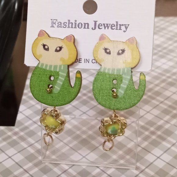 Home Made Handmade Wood & Metal Green & Yellow Button Earrings #40 - Picture 7 of 10